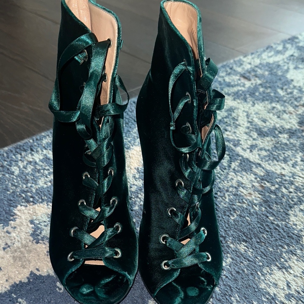 Gianvito Rossi 100 Green Velvet Lace-Up Ankle Boots